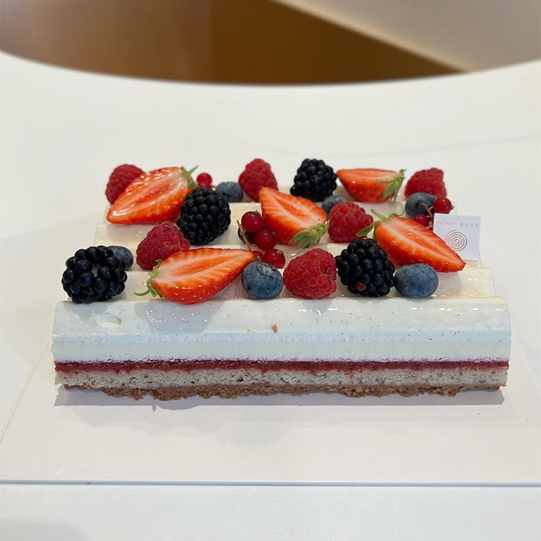 entremet vanille fruits rouges patisserie tourbillon